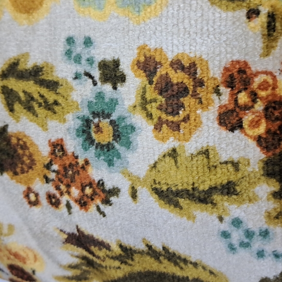 - Vintage 14 .5 x 14.5 velvet  floral  accent pillow - Picture 4 of 4